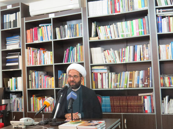 نائب رئيس المجلس التنفيذي في حزب الله فضيلة الشيخ علي دعموش
